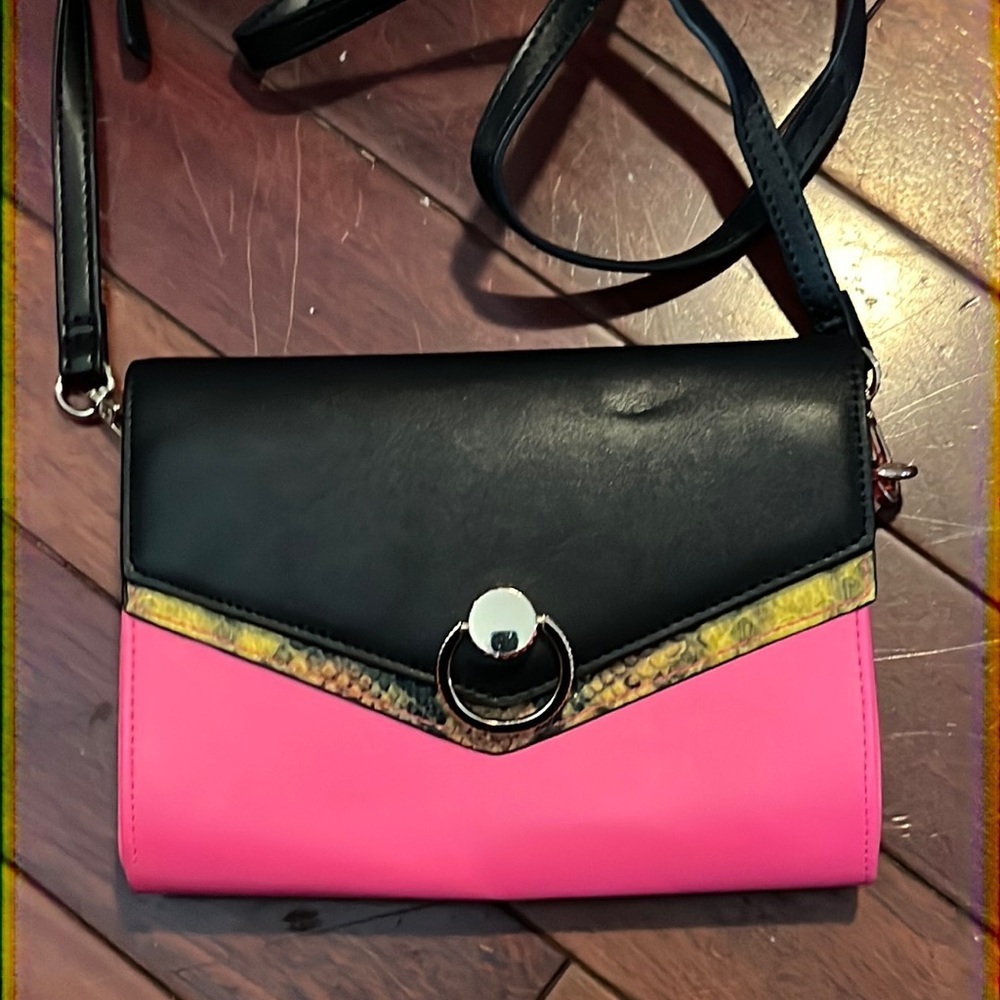NWOT Urban Expression Vegan Leather pink / black & croc crossbody